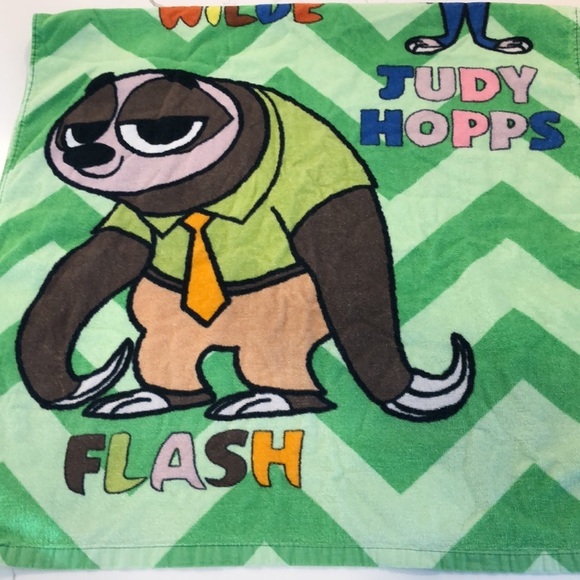 Disney Zootopia Judy  Hopps Bunny Nick Wilde Fox Flash Sloth Beach Towel - Picture 2 of 10